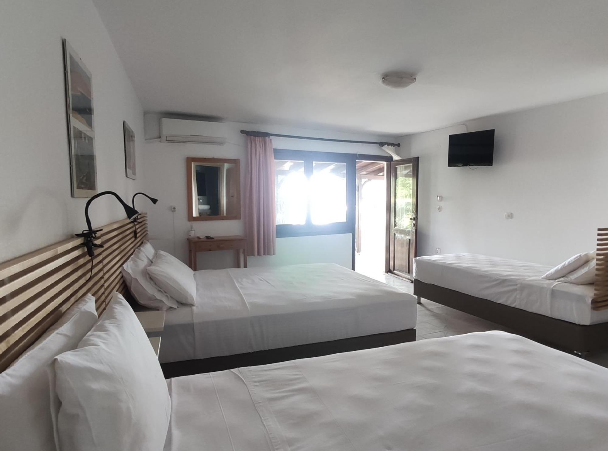 Para Thin Alos Inn ネオス・マルマラス エクステリア 写真